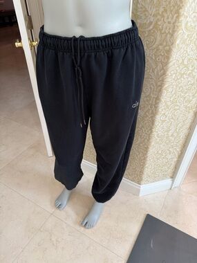 ALO yoga loose fit sweatpants. Size XL